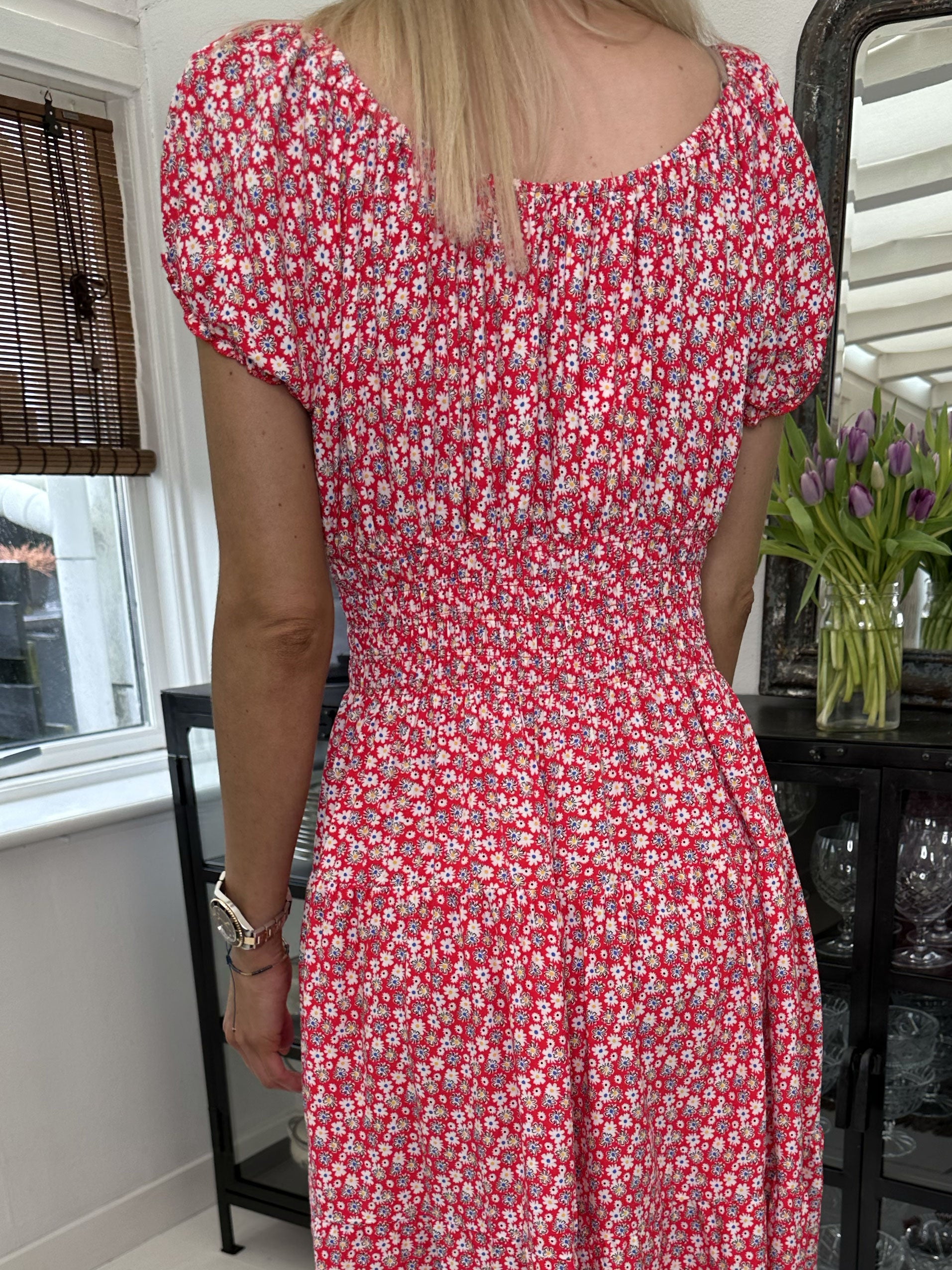 Finalia flower short - Söt liten blommig klänning med puffärmar och resår i midjan